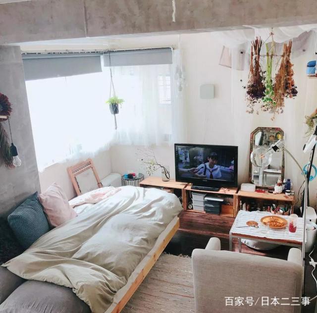 二十平方米的"蜗居生活":这位日本博主也能把房间布置精致