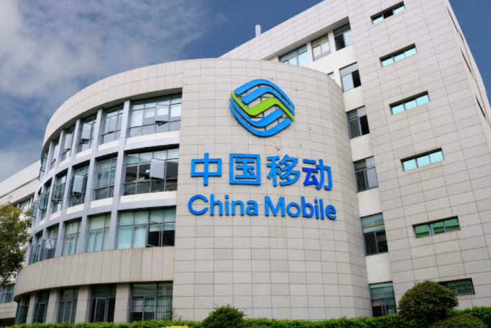中国移动由于是最早出现的,因此使用者远比电信和联通多得多