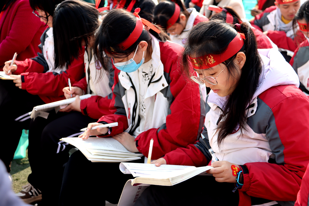 许昌高中2022百日鏖战决胜高考誓师大会点燃师生备战激情