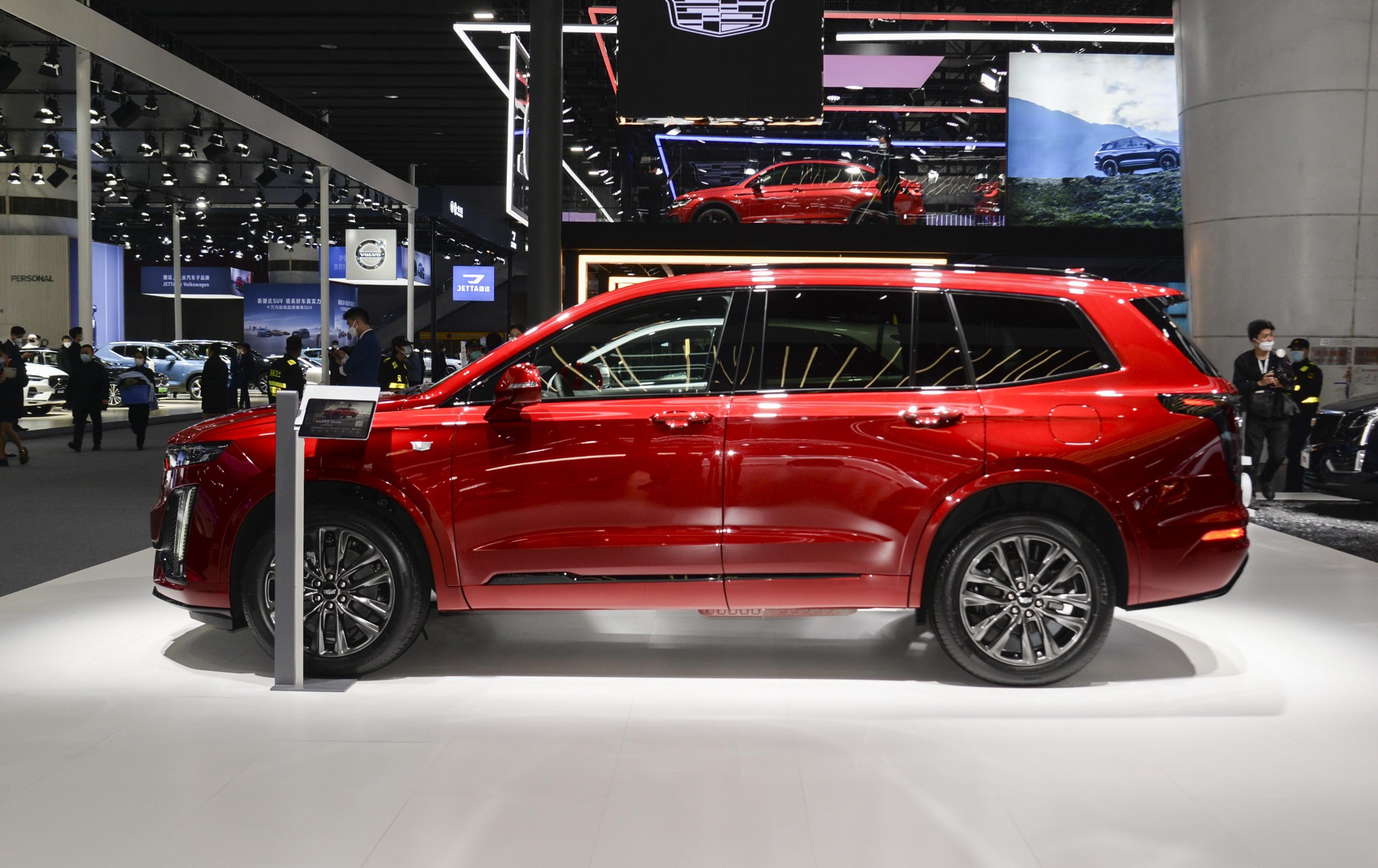 凯迪拉克xt6黑钻版,外观黑化更个性,6座布局,是你想要的座驾吗