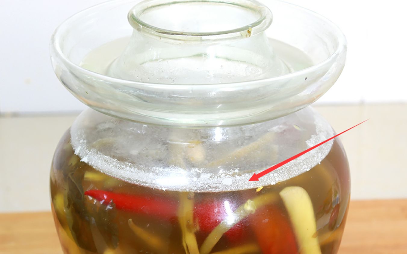 四川成都民间美食——泡菜,做到不生花的方法既普通又神秘