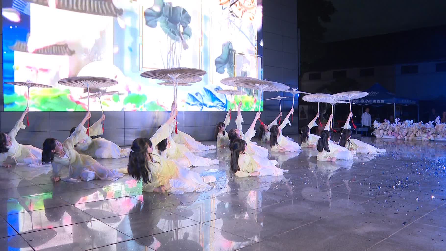 蓬安县实验中学举行纪念五四运动104周年文艺汇演