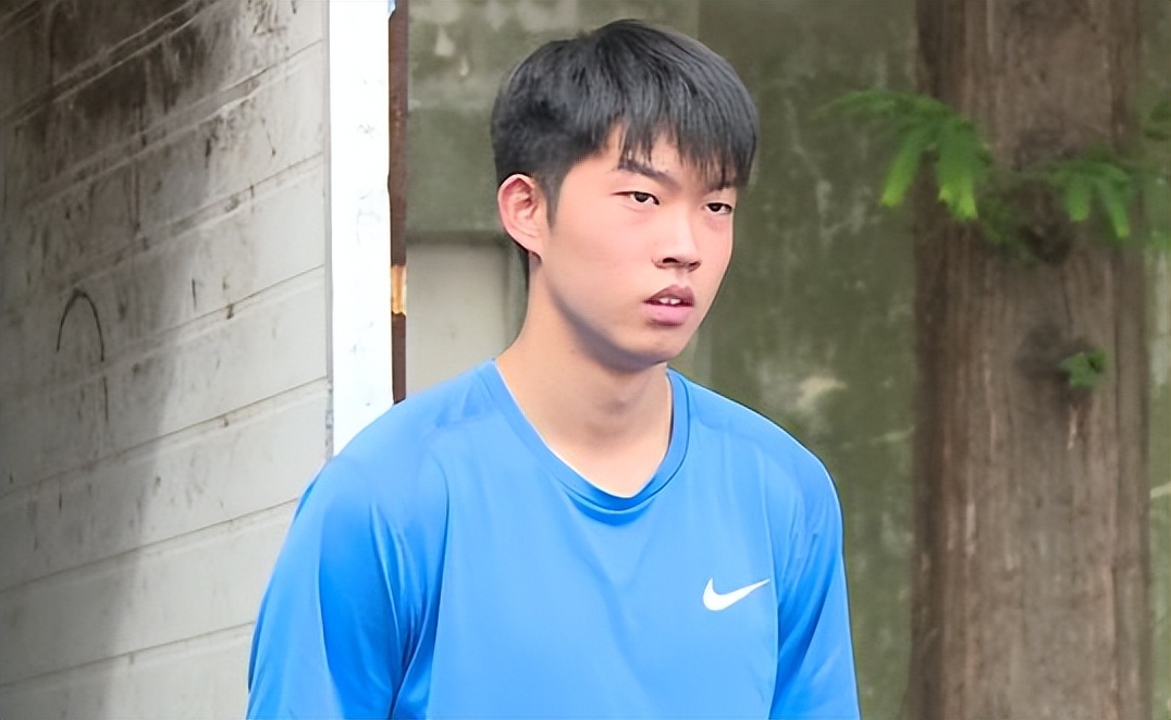 恭喜中国田径!19岁天才小将横空出世,创亚洲最佳被称下一个刘翔