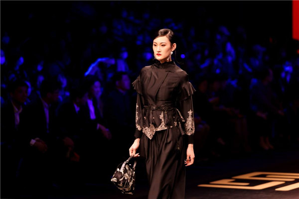 迭变——国风新潮发布活动精彩揭幕,四大新中装品牌联袂秀申城!