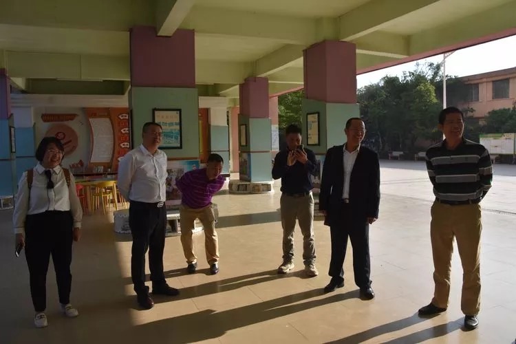 广州市培英中学潘勇校长带队赴雷州市杨家初级中学对口帮扶