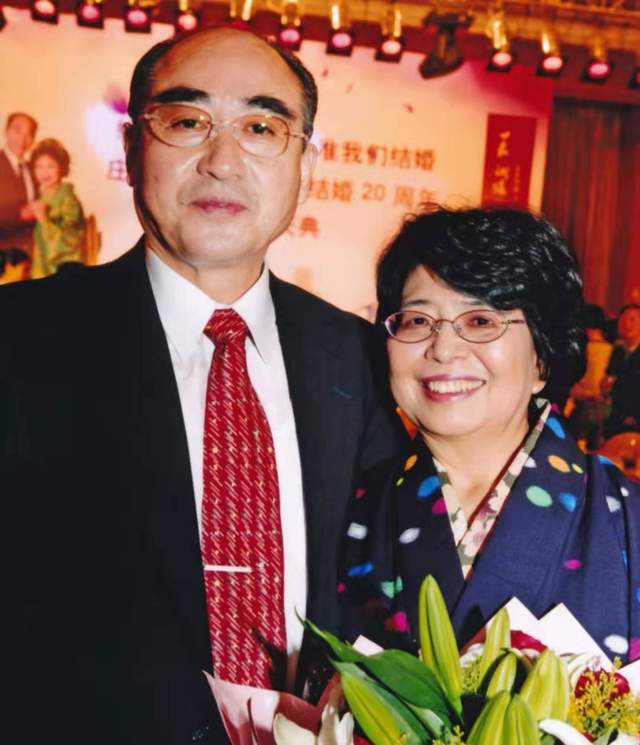 乒坛传奇庄则栋:患癌病逝10年,他的前妻,后妻人生现状如何?