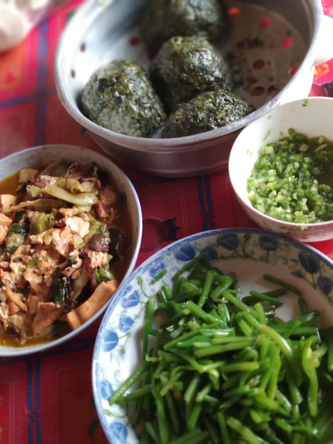 丰县农村的乡土美食——红薯叶窝窝头