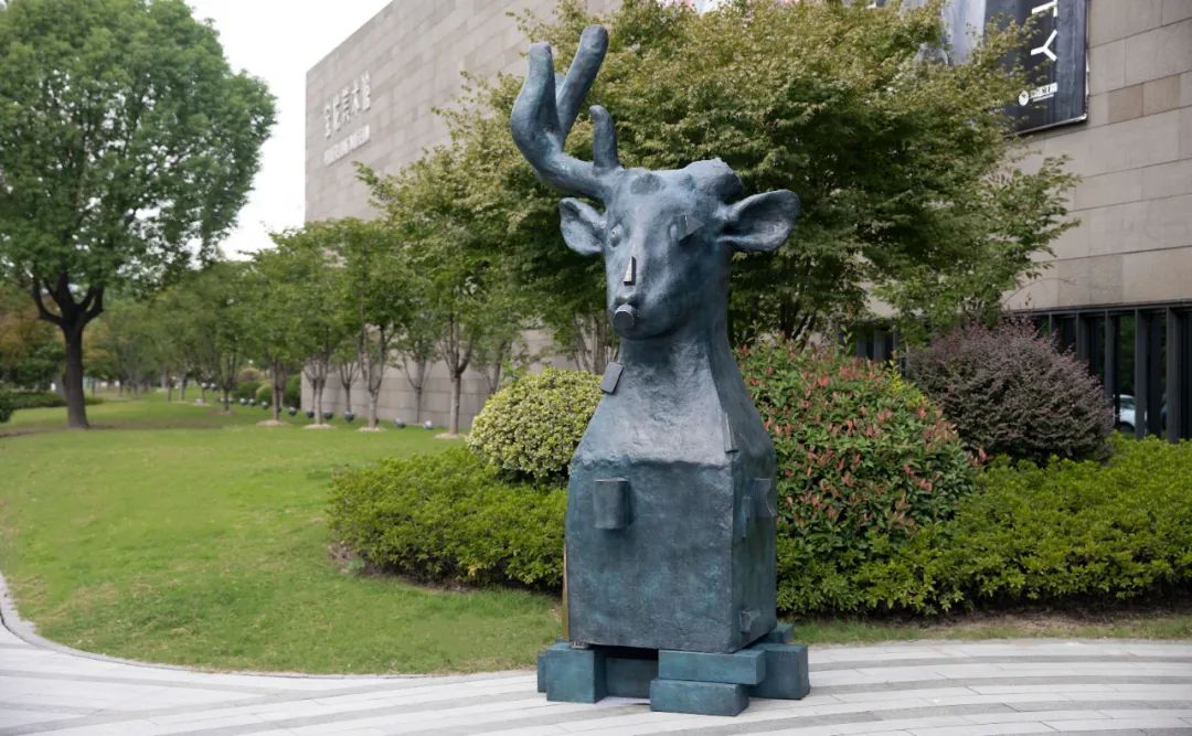 上海宝龙美术馆馆长王晓松:跟着雕塑来"旅行"