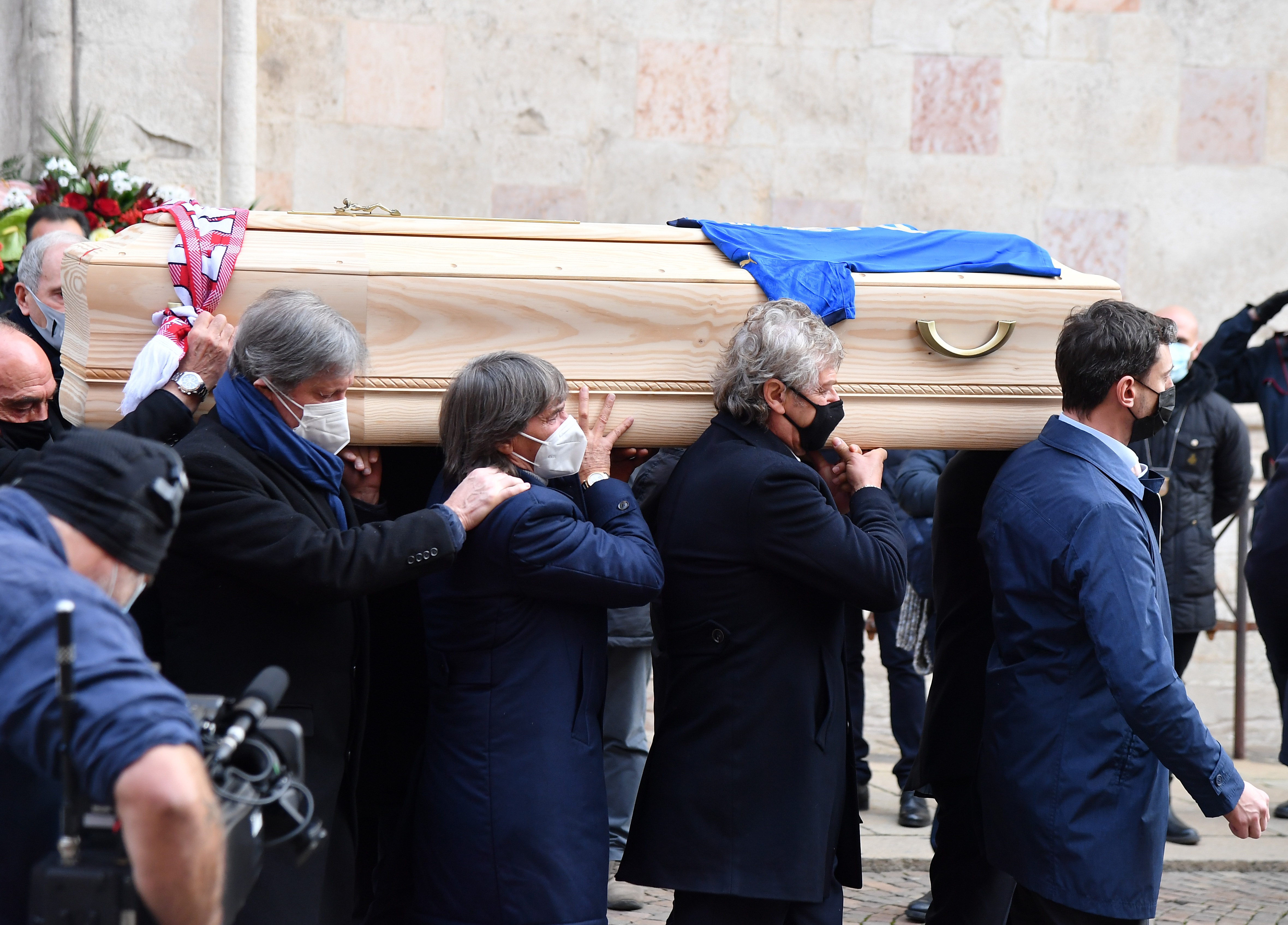 意大利足坛名宿保罗·罗西的葬礼举行(6)