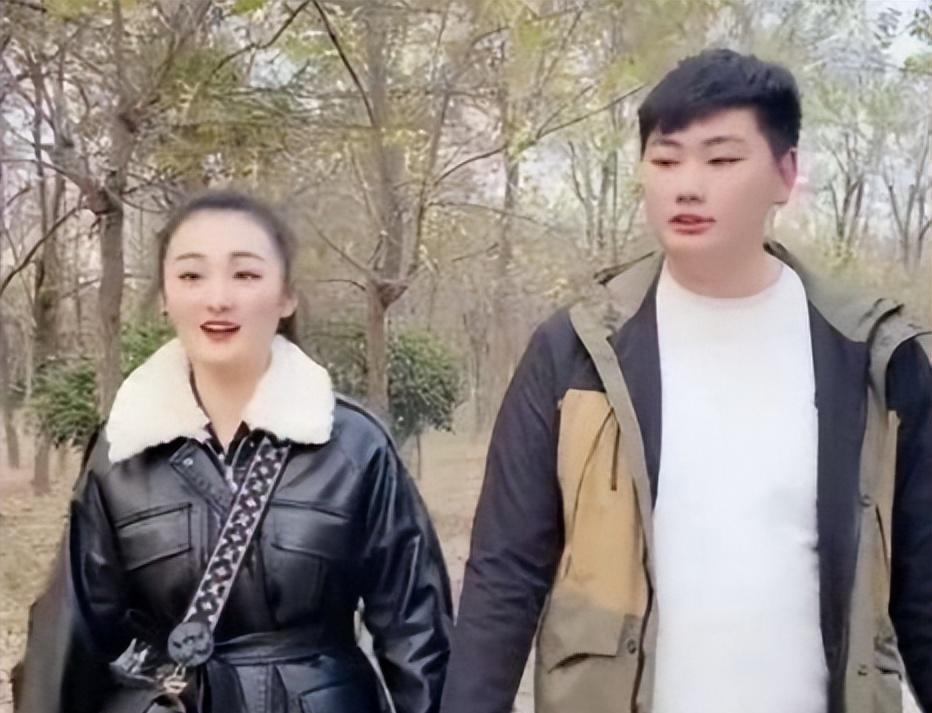 大衣哥儿子离婚了嘛图片