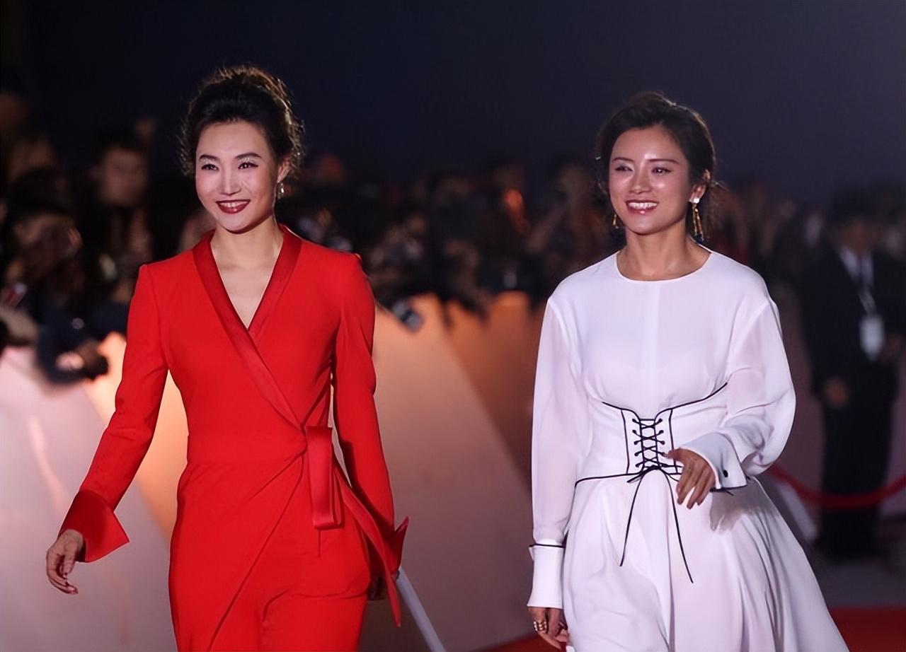 回顾央视美女主持人李梓萌风光背后有艰辛婚恋成父母的心病