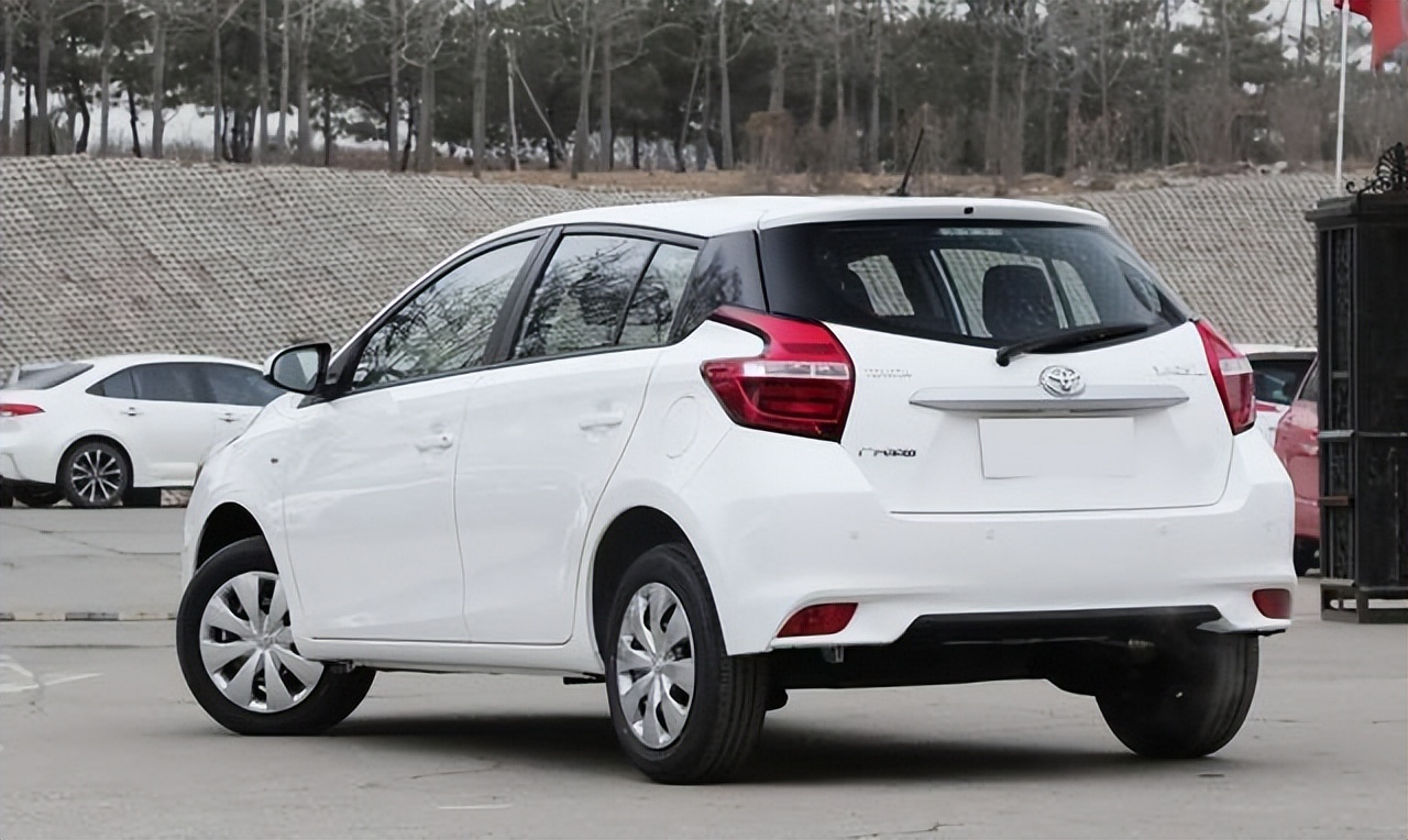 5万!丰田代步车正式亮相,尺寸超越奥拓,油耗3升看啥五菱mini