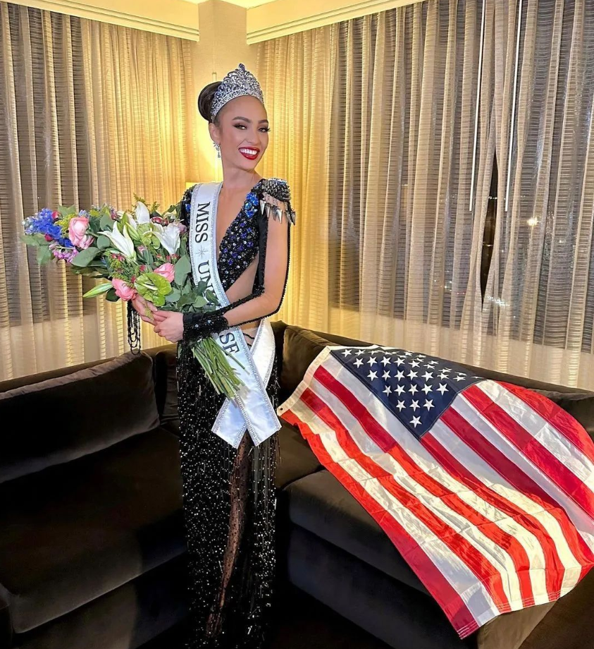 环姐视觉盛宴!中国小姐惊艳亮相,特色服装配佳丽让人看不够!