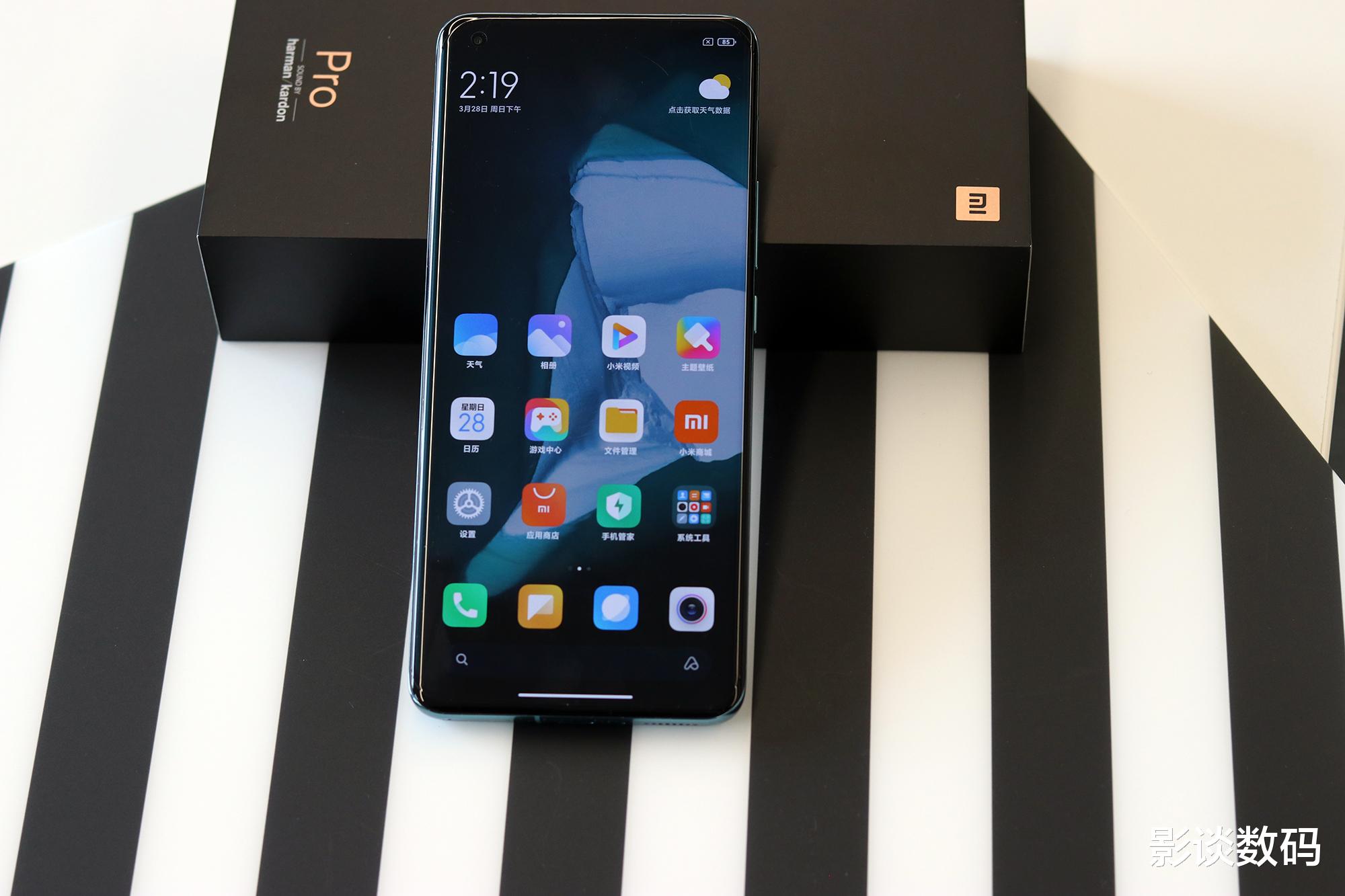 2k曲面屏 ip68防水 最大尺寸镜头,小米高端旗舰已降1300元