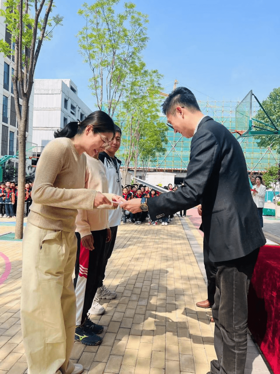 鸢飞舞动 活力校园|潍坊东明学校小学部啦啦操队员颁奖仪式召开