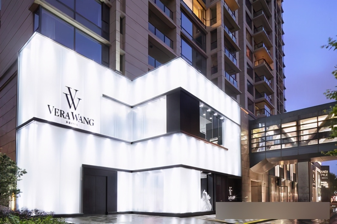 王薇薇在上海的婚纱店