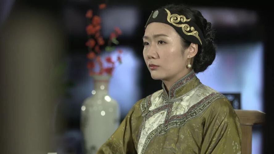 尼姑还俗,嫁给比她大22岁的老公,生下一子,成大总统天下闻名