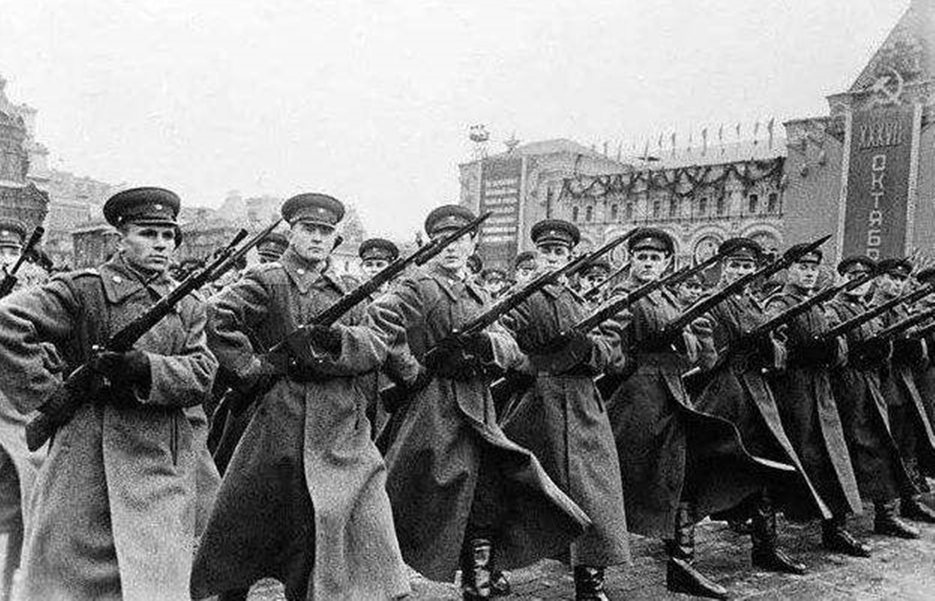 1991年苏联解体前夕,苏军元帅自杀殉国,6页遗书道尽多年苦楚