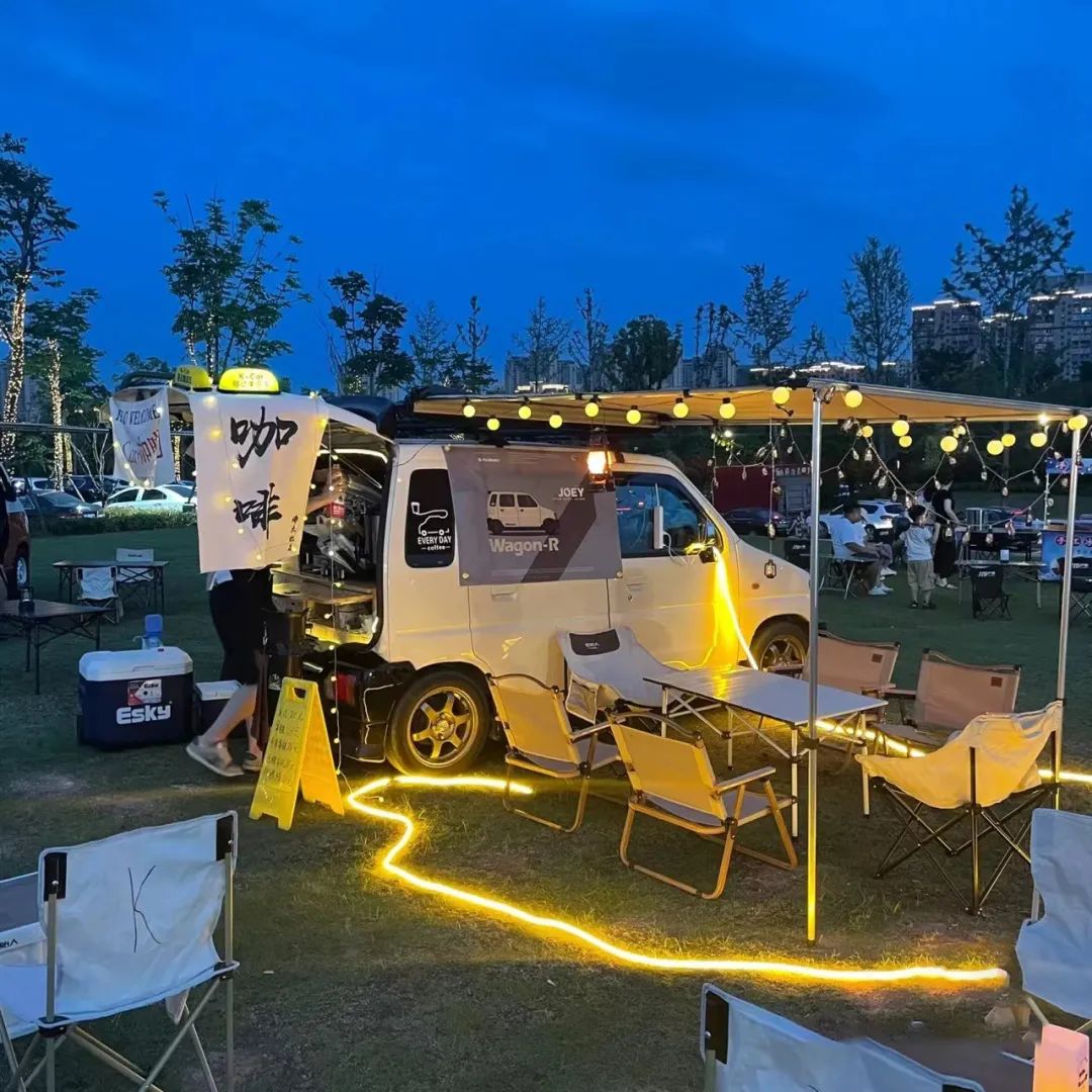 上饶时光park集市:移动咖啡车,花式调酒,潮品小吃