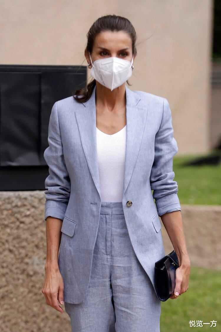 西班牙王后穿职业装清爽亮相 套装造型时尚干练 职场ol着装典范