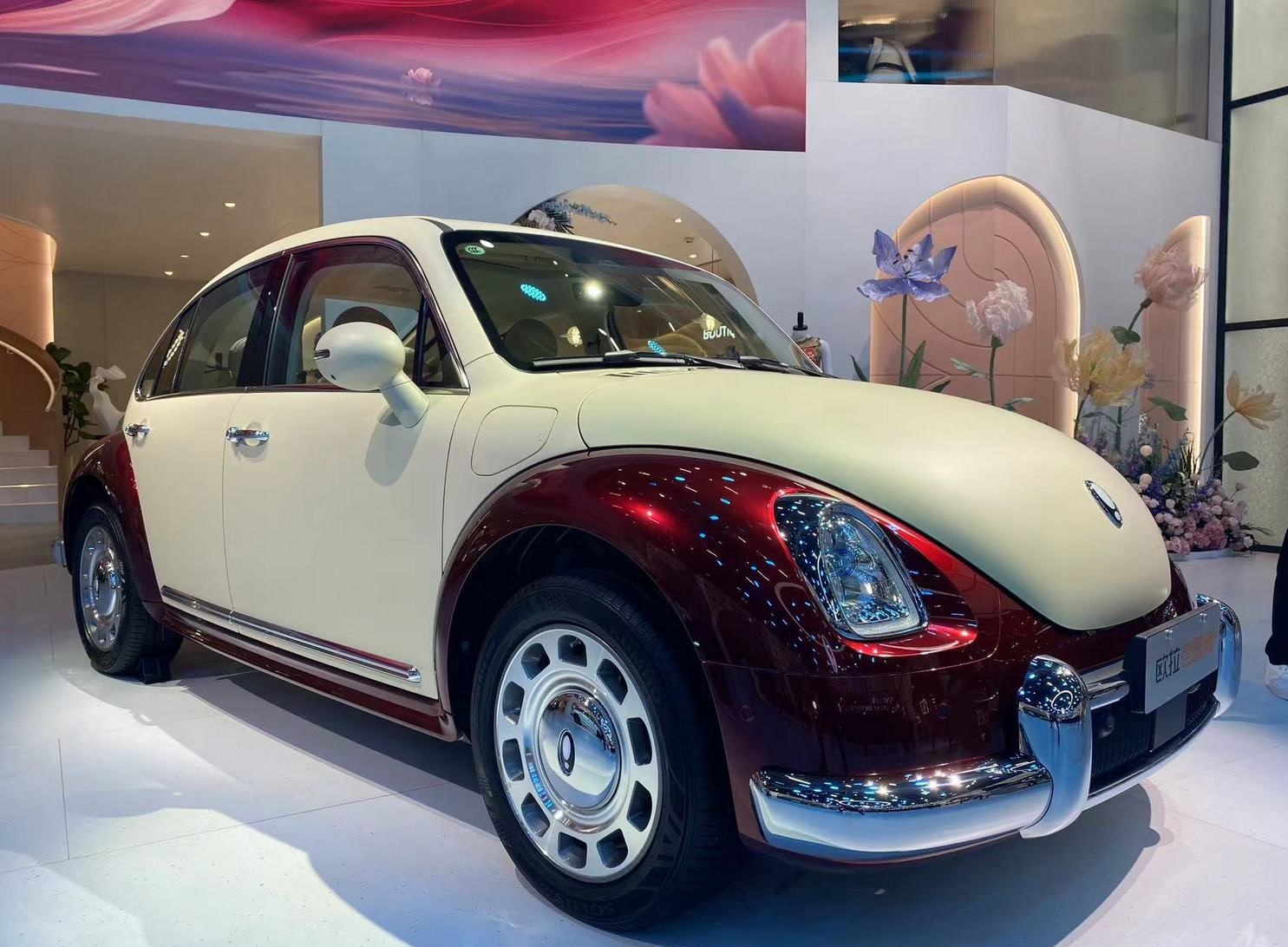 2023广州车展:长城改装版"甲壳虫"亮相!配双拼配色 小饼轮毂