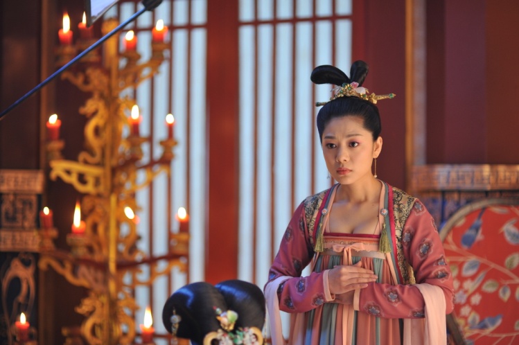 以前大导演不看好,如今被网友封为"鬼后",她不该戏红人不红