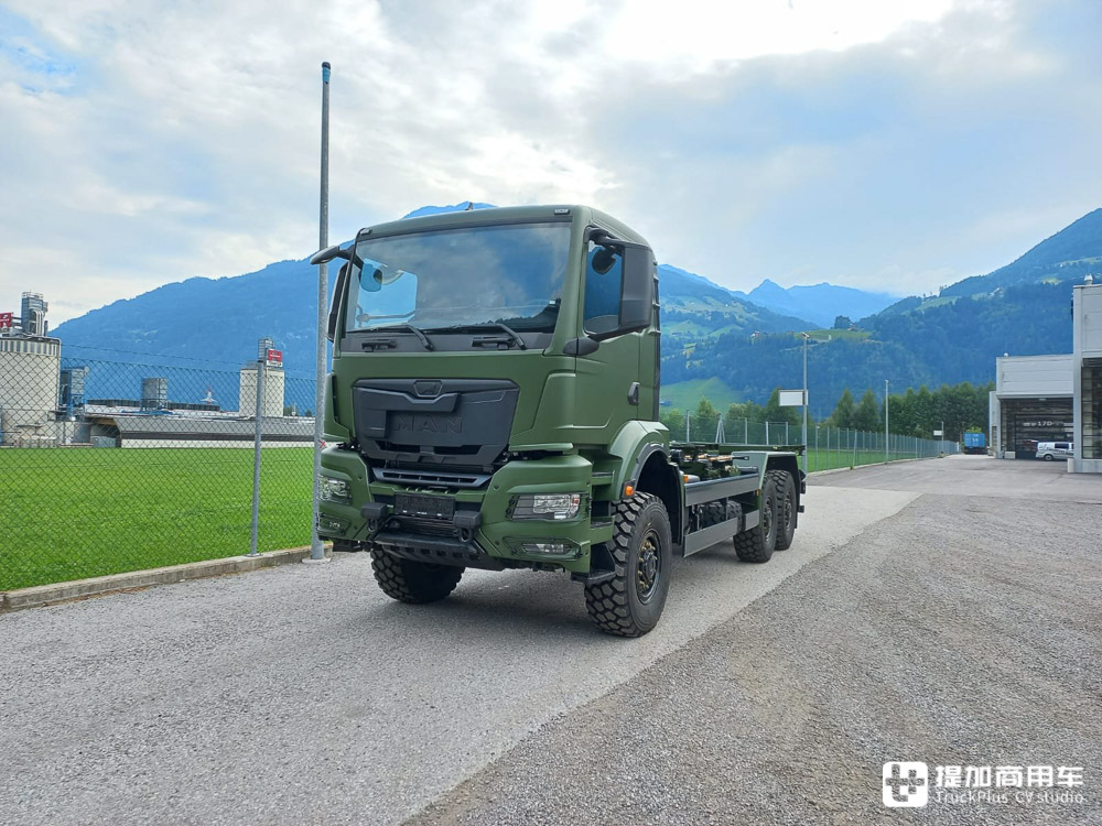 新一代莱茵金属曼恩tgs-mil军用卡车来袭,实拍带你看它有多强
