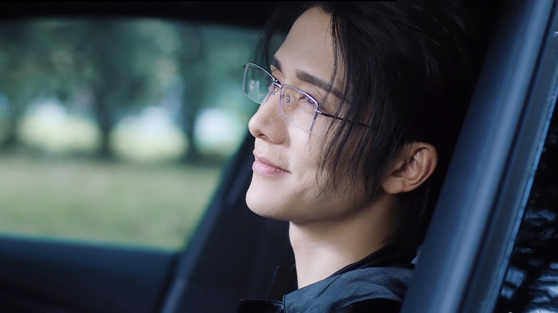 《光渊》:雨中撑伞,镜头美学名场面