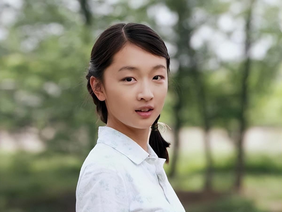 人前清纯无害小白兔,人后私生活糜烂,三金影后周冬雨真不简单!