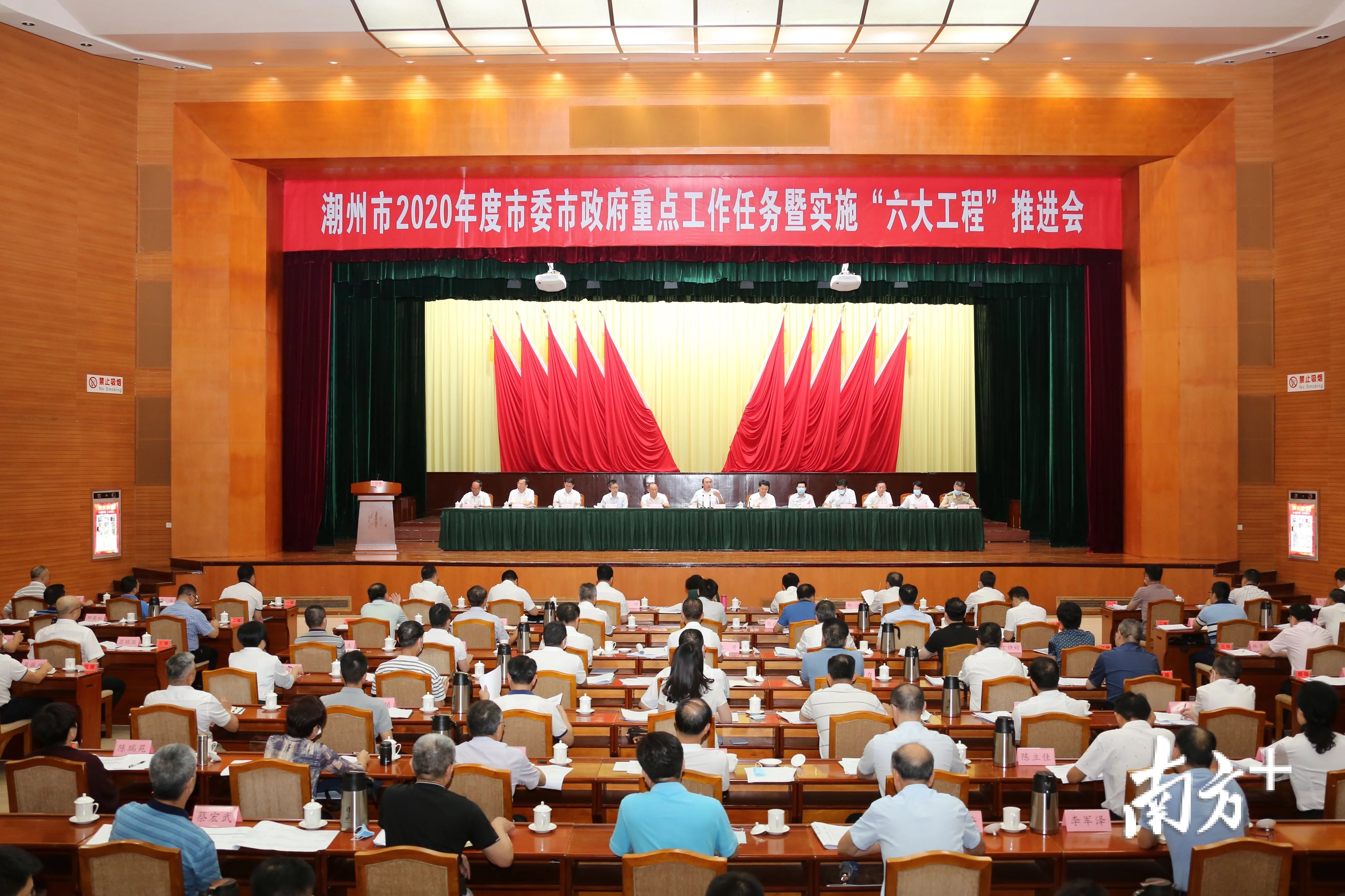 李雅林:以人民为中心,以实绩论英雄,全力推进"六大工程"建设