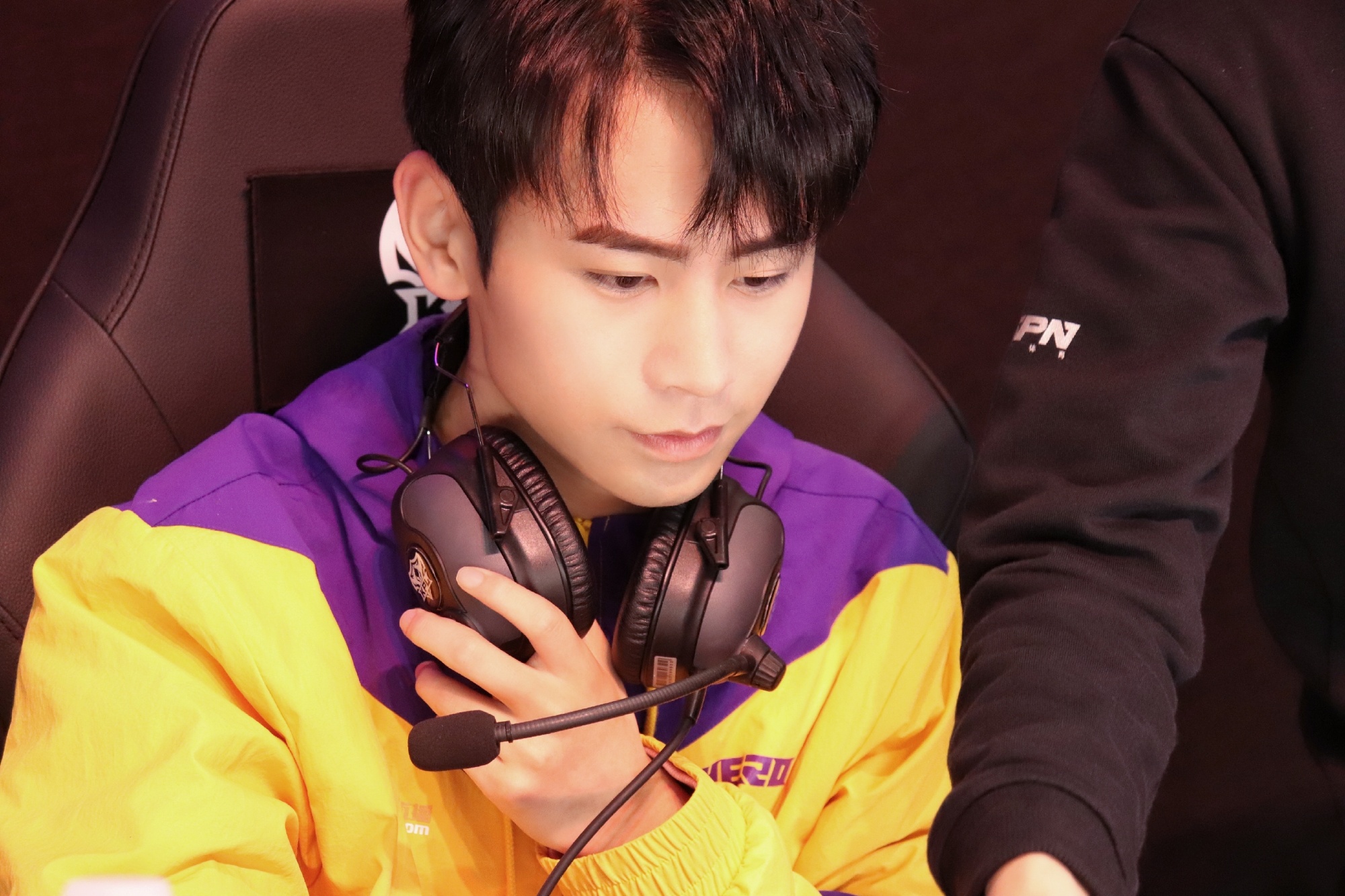 hero曾无限接近同时得到小义,无畏,却因久哲风评太差错失小义!