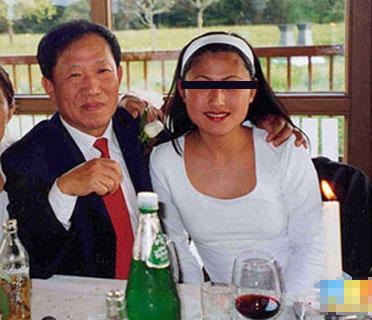 回顾东风导弹设计师沦为间谍,因妻子炫富而败露,最终被判处死刑