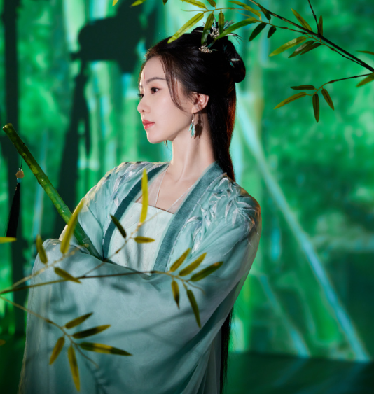 刘诗诗《狐妖小红娘》定妆照曝光!穿绿衣令人惊艳,粉丝:爱了!