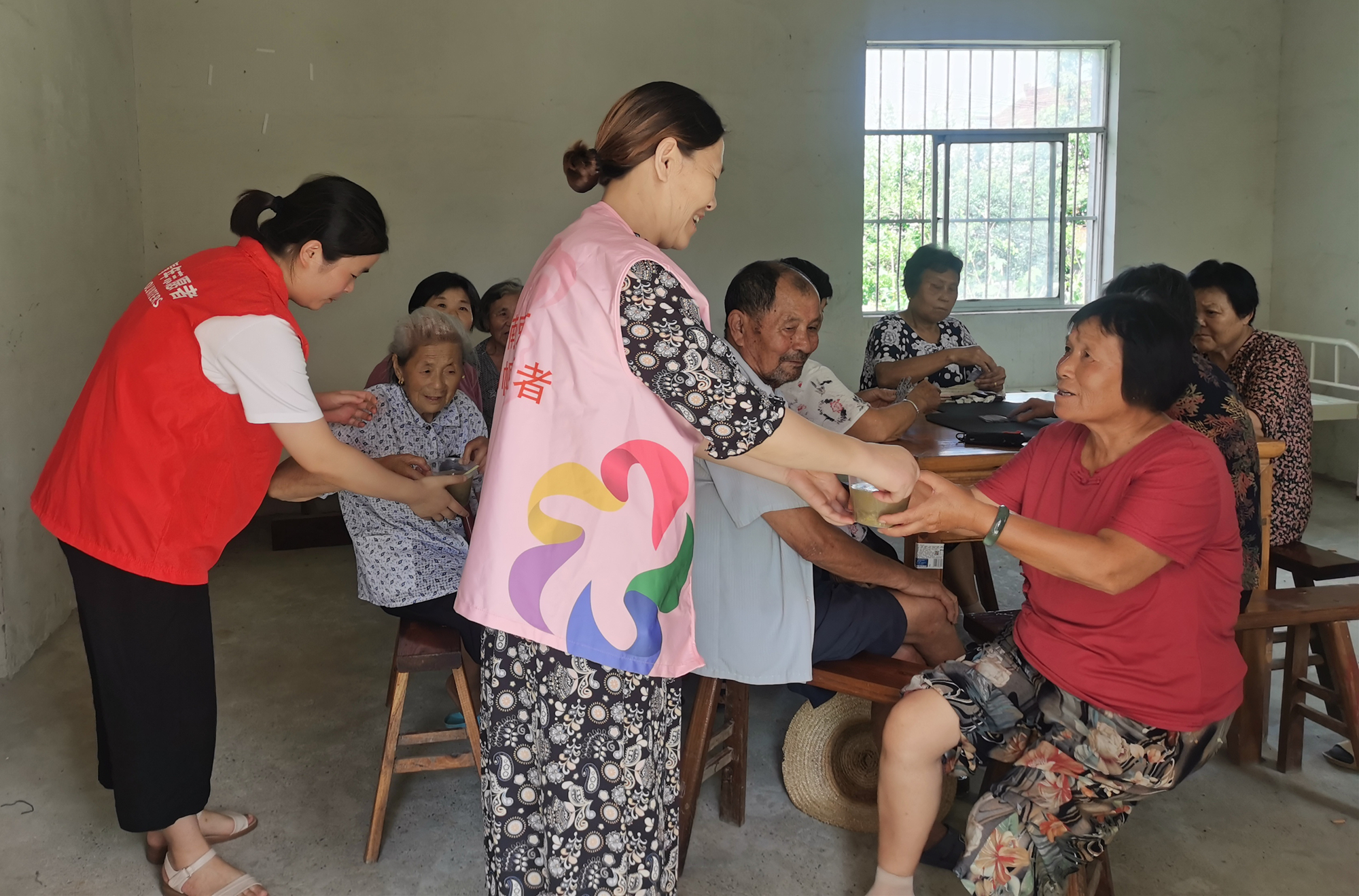 的主题实践活动要求,南京乐成贤居家养老服务中心以关爱老人为己重