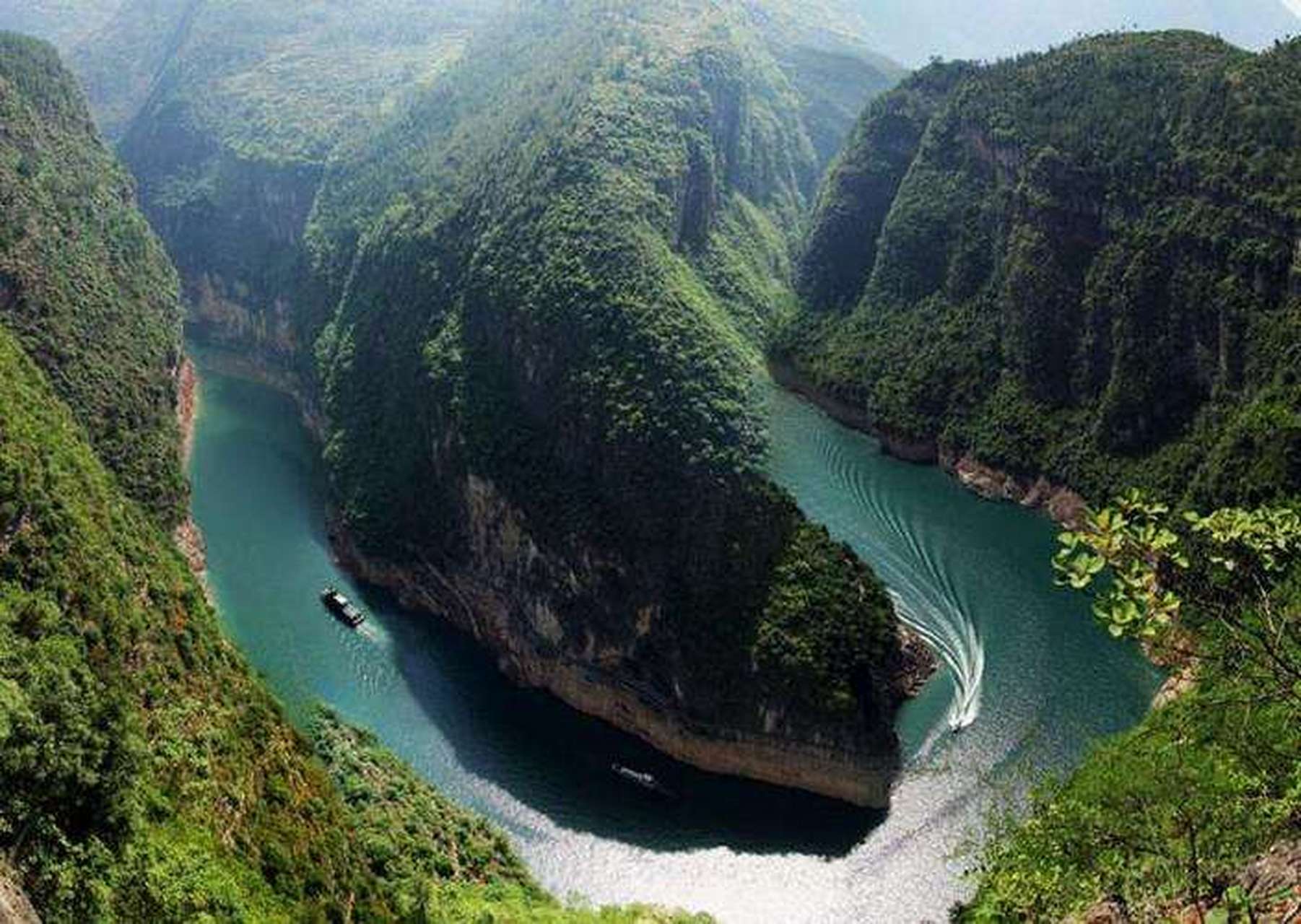 长江是中国最长河流,也是世界第三长河流,拥有壮丽景色和丰富历史文化
