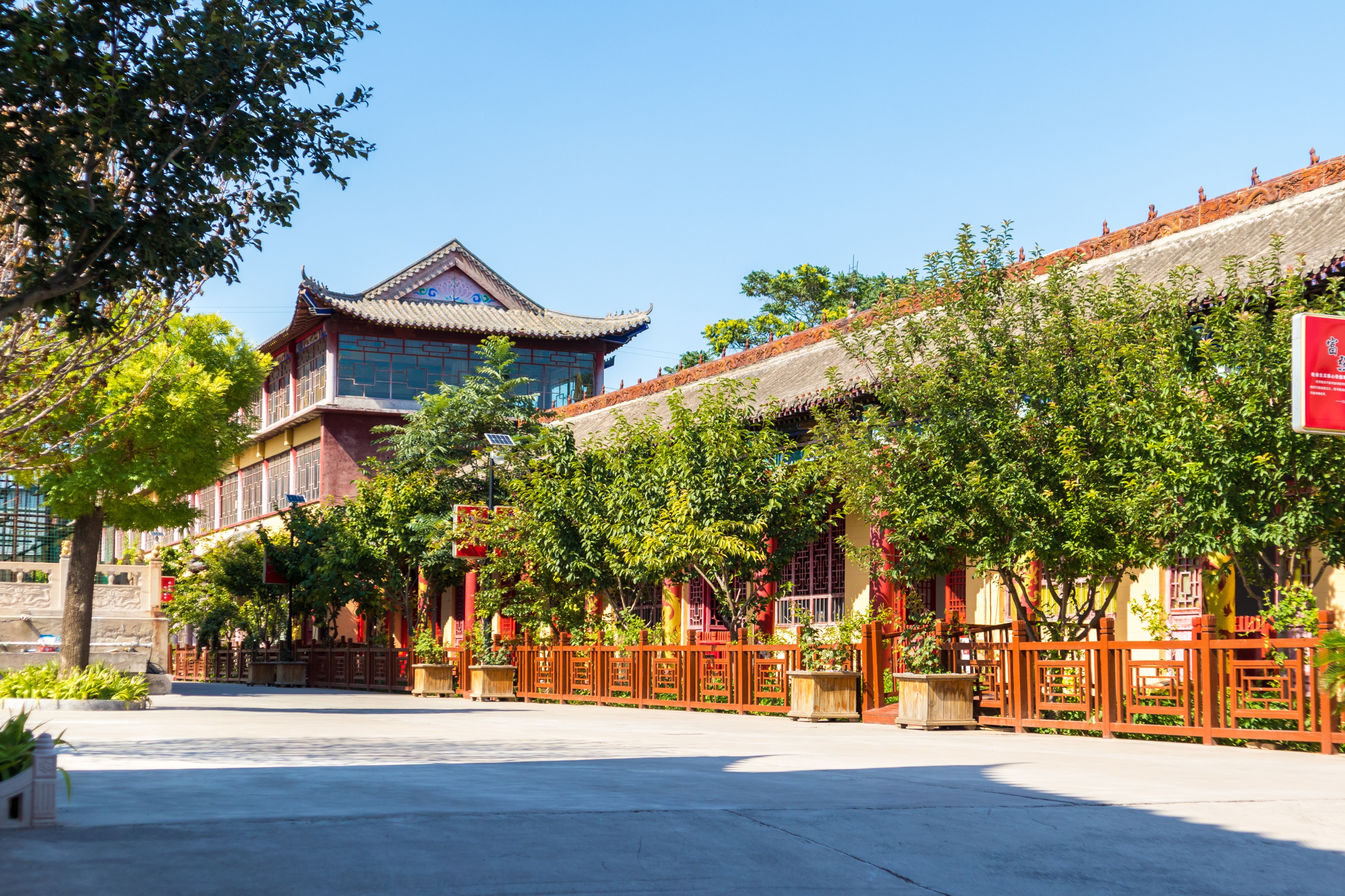 邯郸有座寺庙,曾是中原名寺大刹,楼堂殿阁一应俱全,毁于战乱