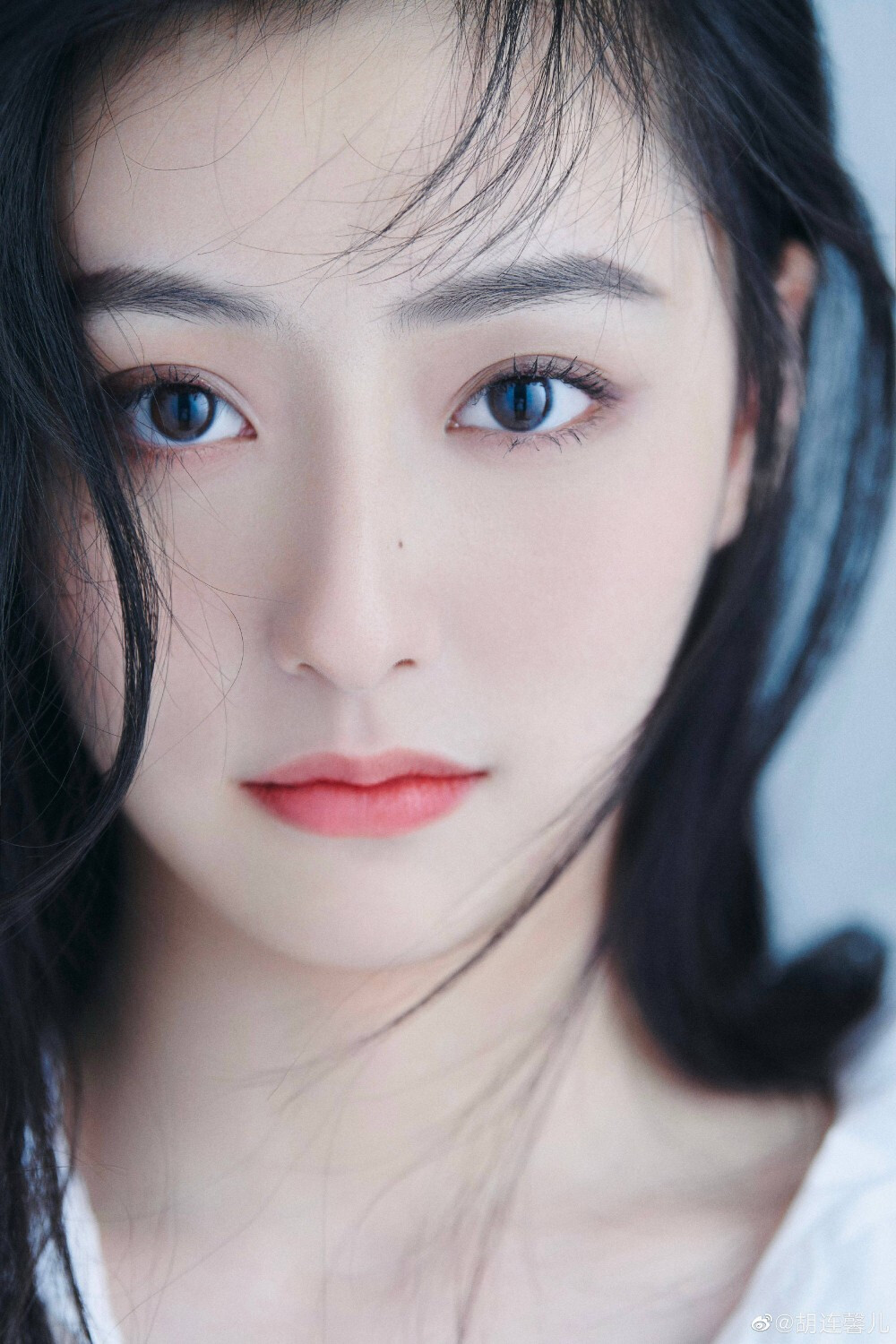 女生脸上有3个特点,就是"小婊气"的脸,又美又有心机
