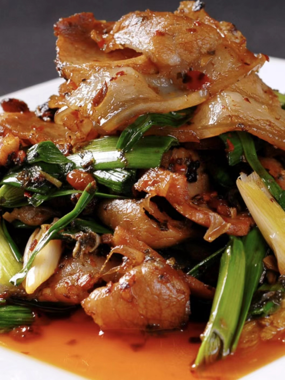 四川回锅肉,色香俱全的川菜! 四川回锅肉的制作方法和口感都非常独特.
