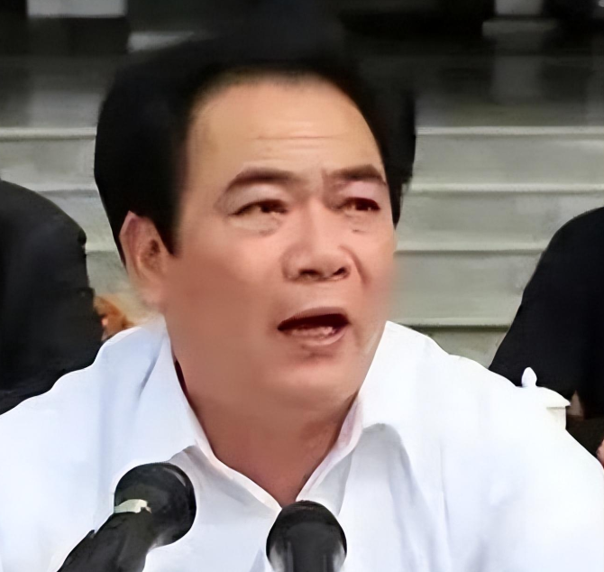 回顾广东色虎陈亚春:灌醉女记者,骗其当7年情人,后被曝光艳照