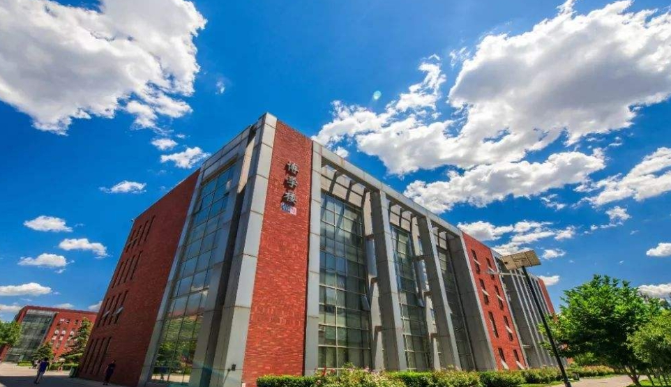 985高校47岁教授受聘北京双非高校!值得吗?