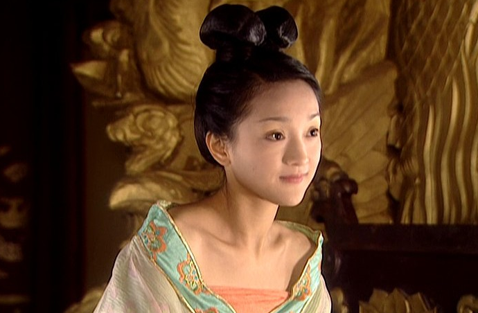 周迅版黄蓉比翁美玲更经典!粉丝质疑金庸审美,全靠杨丽萍反转