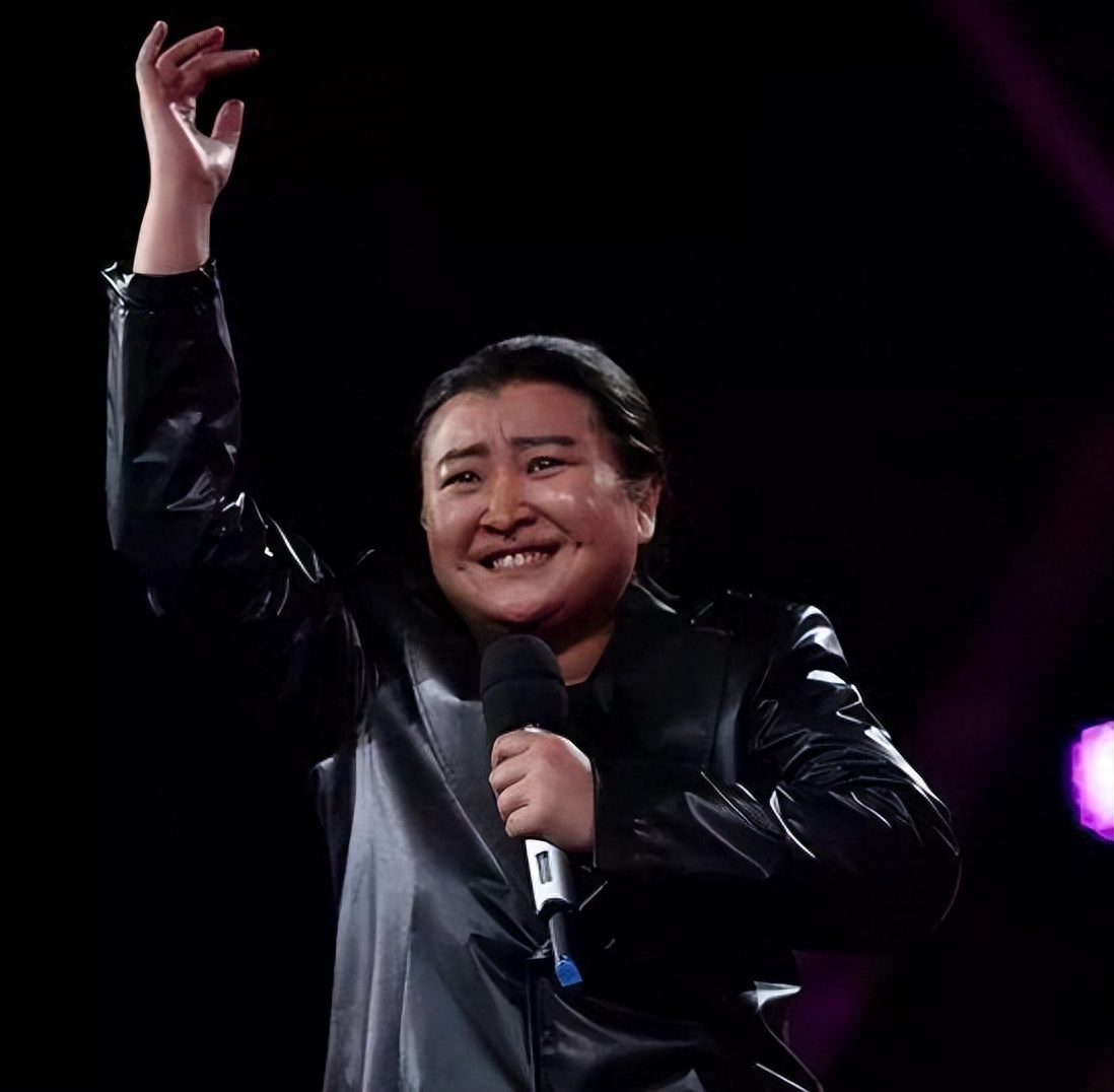 回顾:歌手阿宝疑似穷困潦倒家徒四壁,一个青椒一个馍就是一顿饭