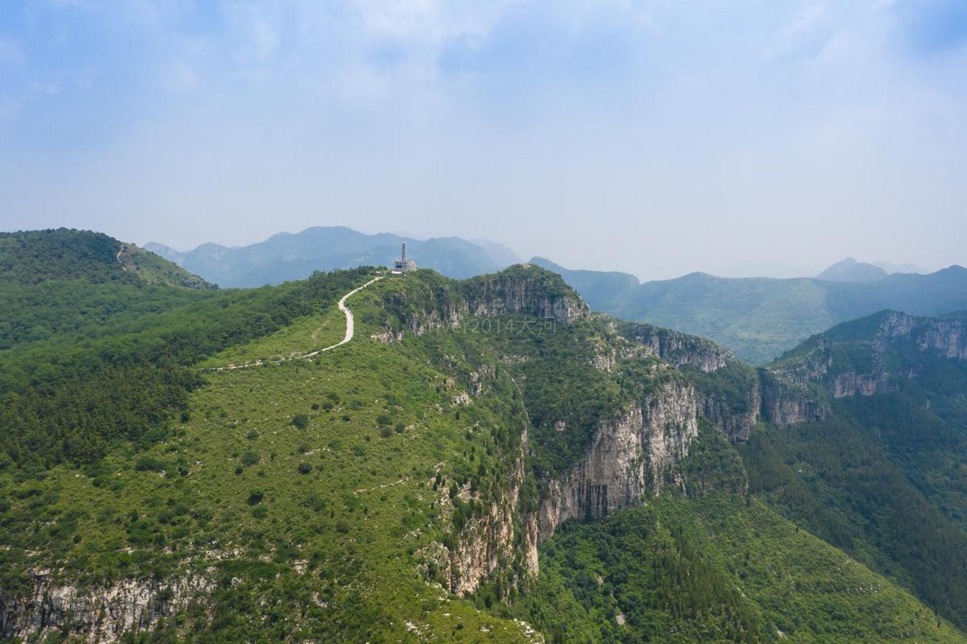 青州仰天山隐藏着一条惊心动魄的盘山公路——九龙盘,喜欢追求刺激的