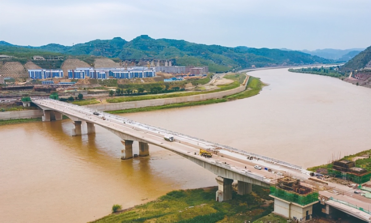 陈鸿志:从擦鞋匠到柳林首富,挖书记祖坟,帮县长升官,被判死缓