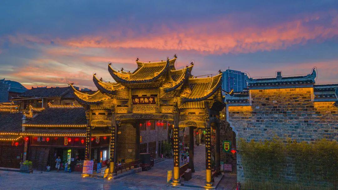 铜仁打开四季轮回的画卷一起领略中南门的春夏秋冬