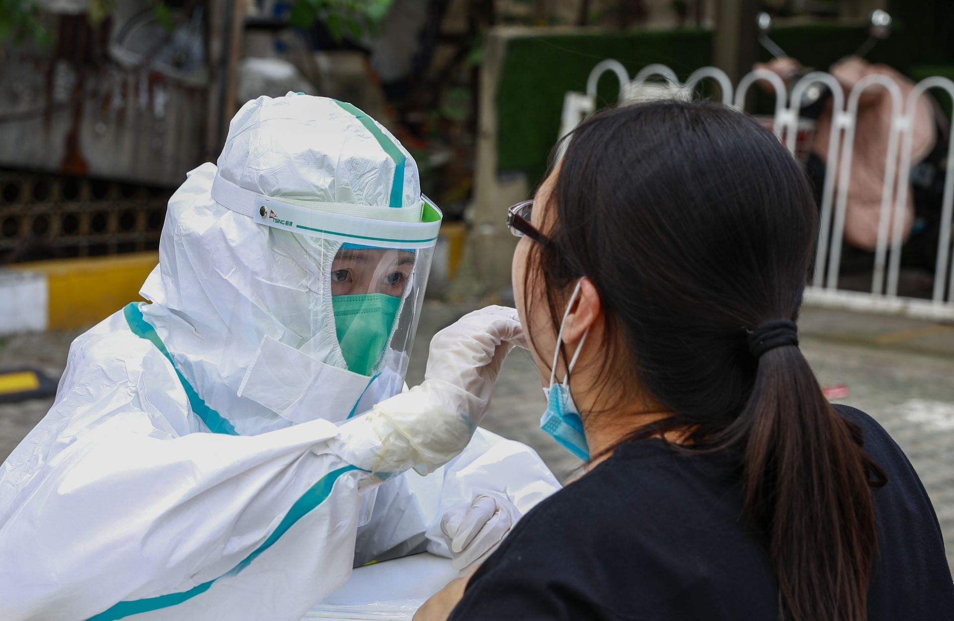 事业单位招聘核酸检测员,695个名额均带编制,专科学历即可报名-本地惠
