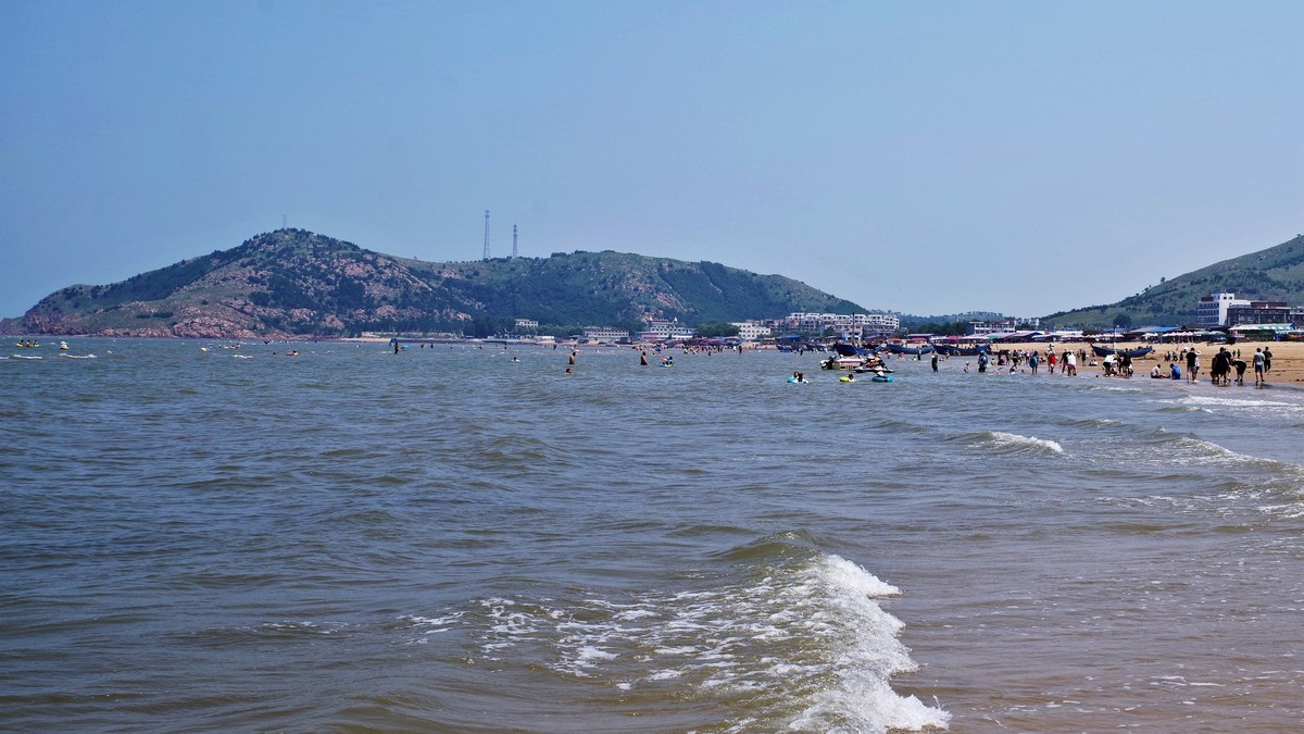 大连,山青海碧美不胜收,海鲜美食香味浓郁,栈道景观令人流连忘返