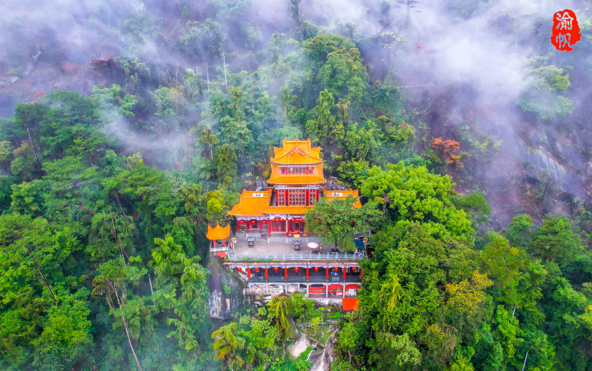 航拍天南第一山:桂平西山,古树参天藏乳泉,云雾缭绕似有仙