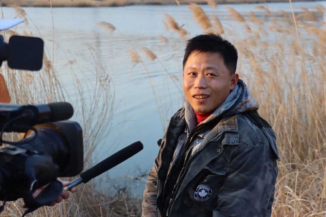 郑路镇大袁家村袁法勇奋不顾身救起落水女子