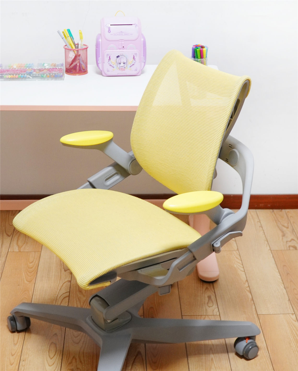 连大人看了都想要!摩伽zee儿童学习椅实用测评